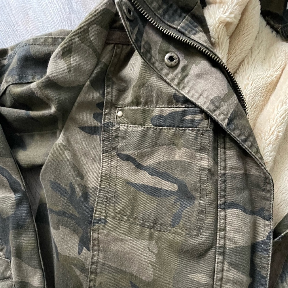 Cozy customizable Express jacket - Picture 3 of 8